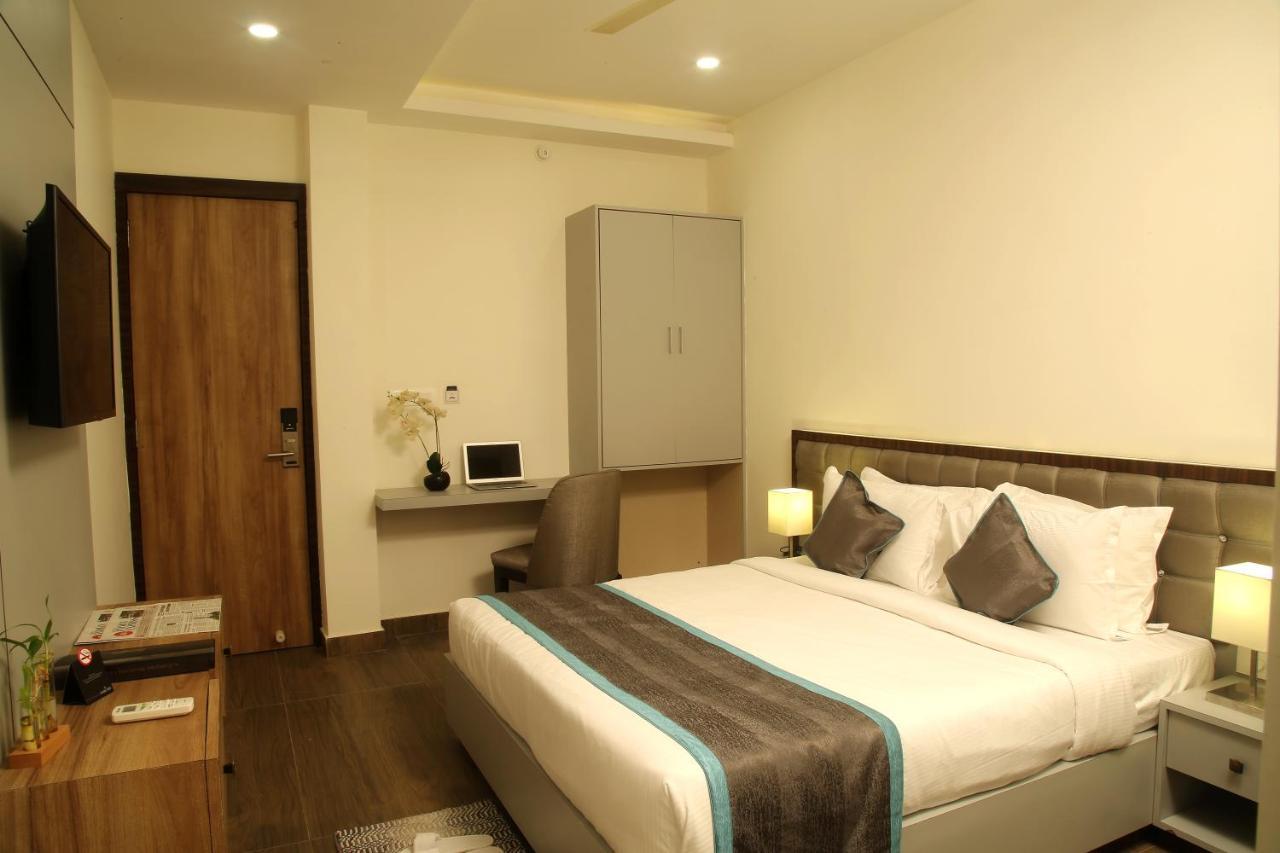 Park Iris Hotels, Mg Road Vijayawāda Exteriör bild