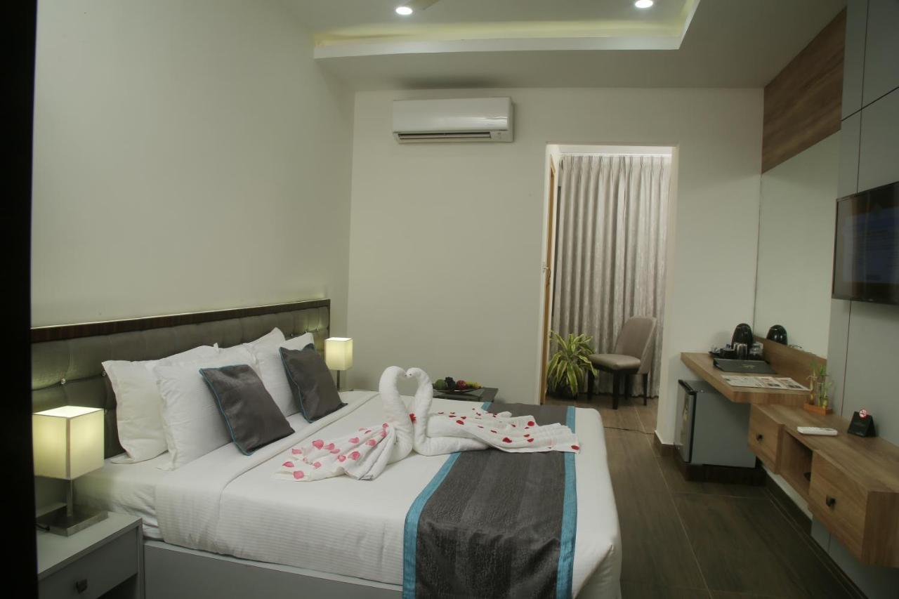 Park Iris Hotels, Mg Road Vijayawāda Exteriör bild