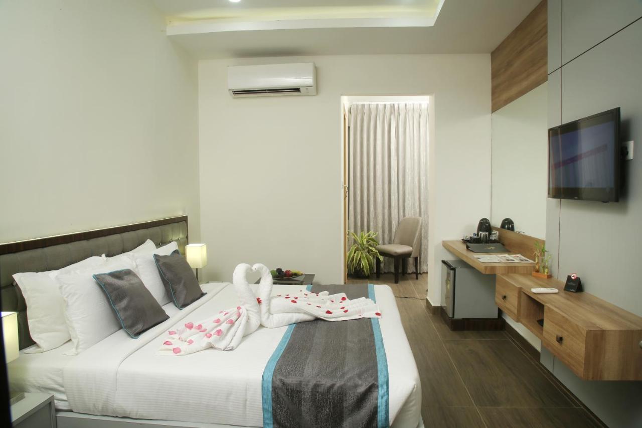 Park Iris Hotels, Mg Road Vijayawāda Exteriör bild