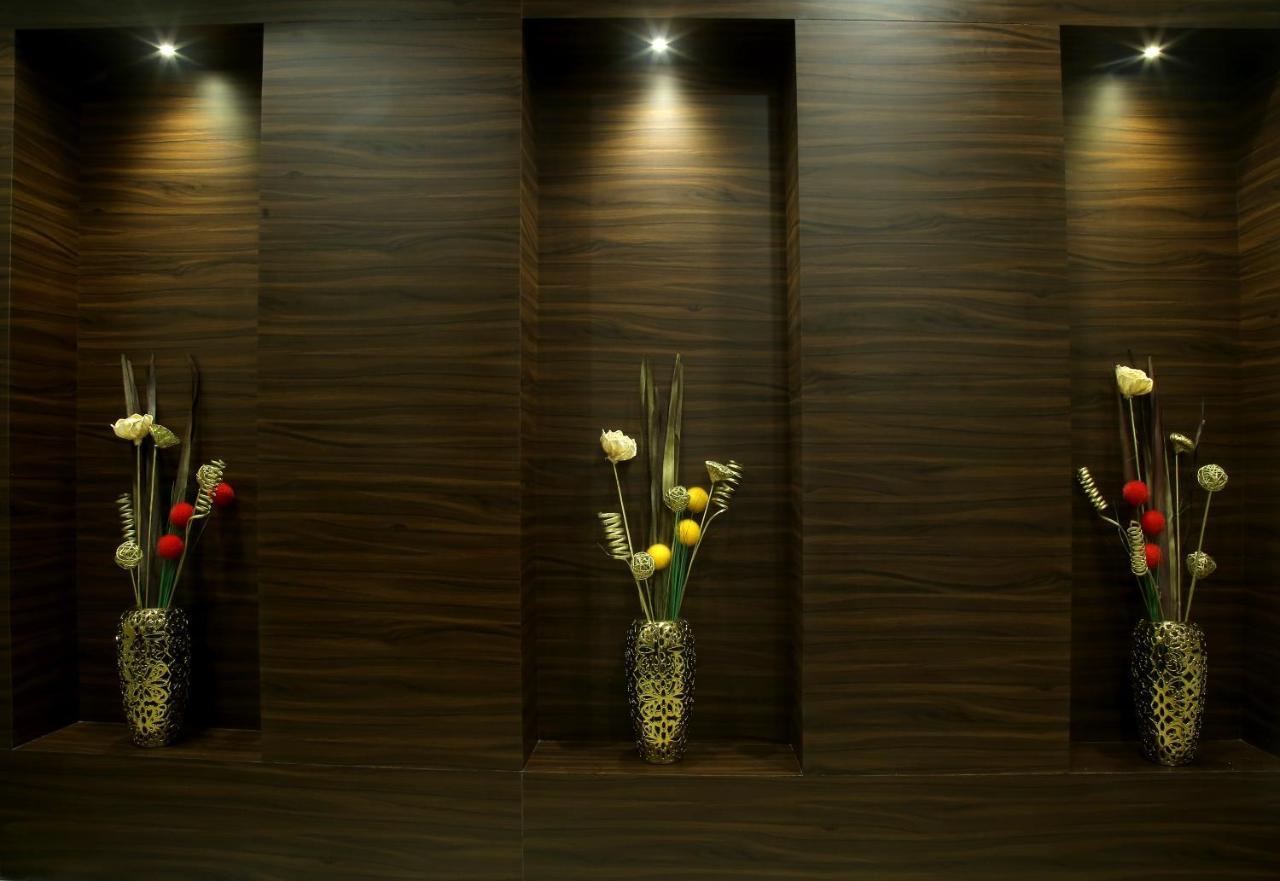 Park Iris Hotels, Mg Road Vijayawāda Exteriör bild