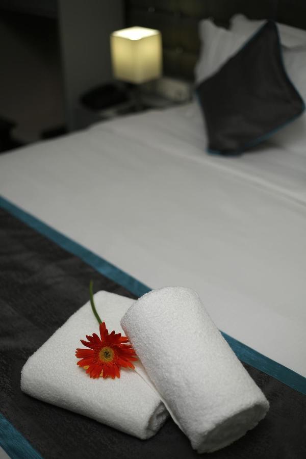 Park Iris Hotels, Mg Road Vijayawāda Exteriör bild