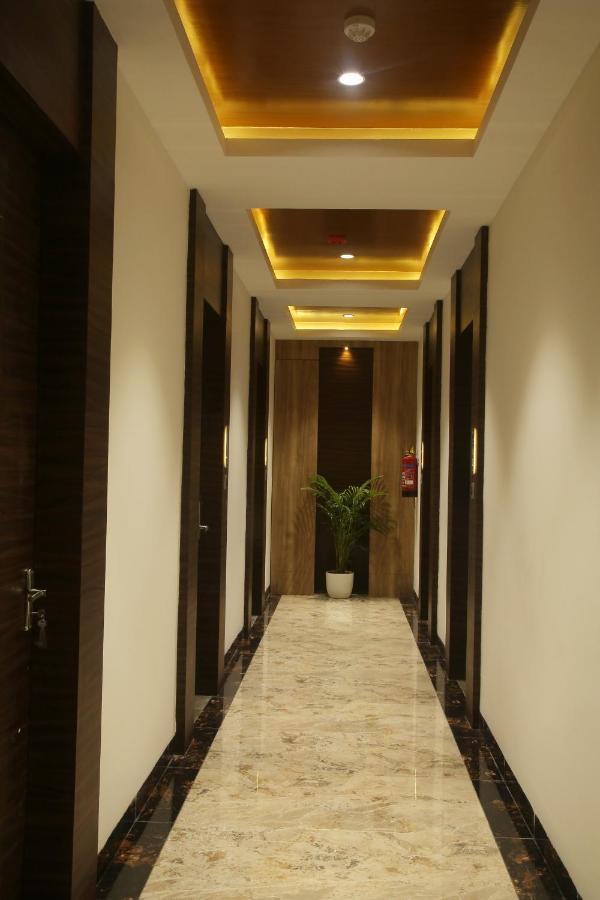 Park Iris Hotels, Mg Road Vijayawāda Exteriör bild