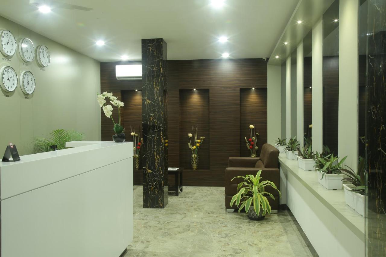 Park Iris Hotels, Mg Road Vijayawāda Exteriör bild