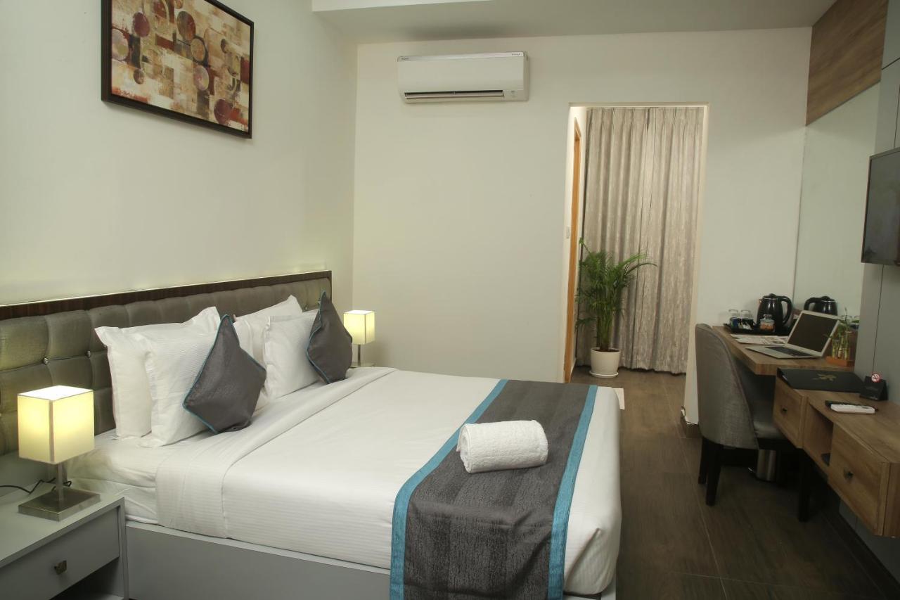 Park Iris Hotels, Mg Road Vijayawāda Exteriör bild